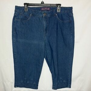 Gloria Vanderbilt “Aiden Skimmer” Denim Capri